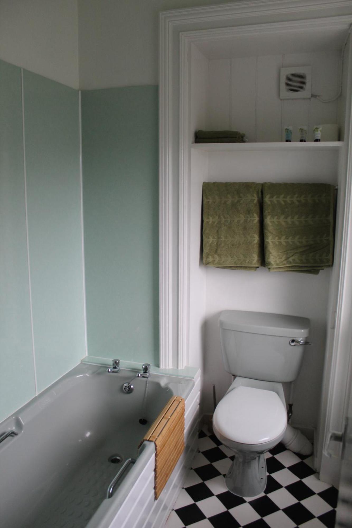 Bank House Bed & Breakfast เธอร์โซ ภายนอก รูปภาพ